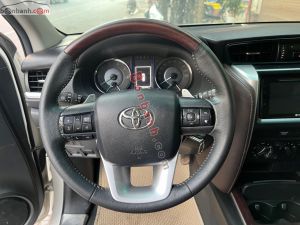 Xe Toyota Fortuner 2.4G 4x2 AT 2019