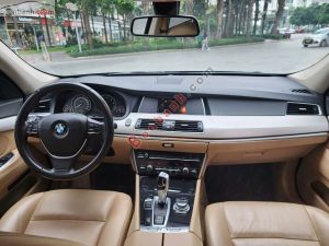 Xe BMW 5 Series 528i GT 2016