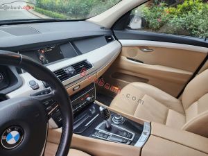 Xe BMW 5 Series 528i GT 2016