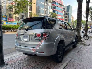 Xe Toyota Fortuner 2.7V 4x2 AT 2015