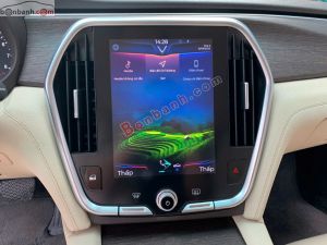 Xe VinFast Lux A 2.0 Premium 2.0 AT 2020