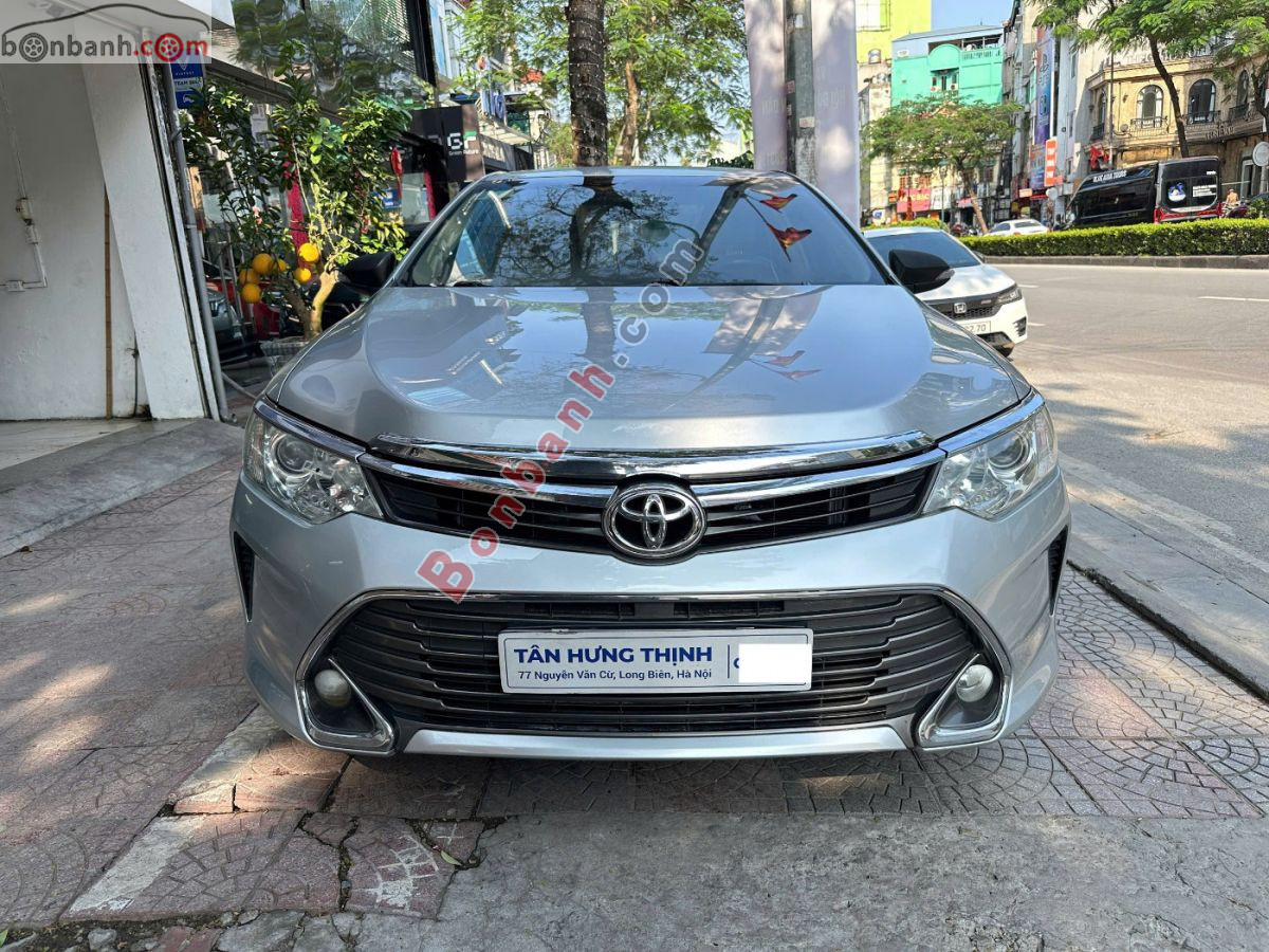 Xe Toyota Camry 2.0E 2015