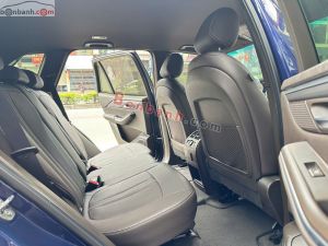 Xe VinFast Lux SA 2.0 Base 2.0 AT 2021